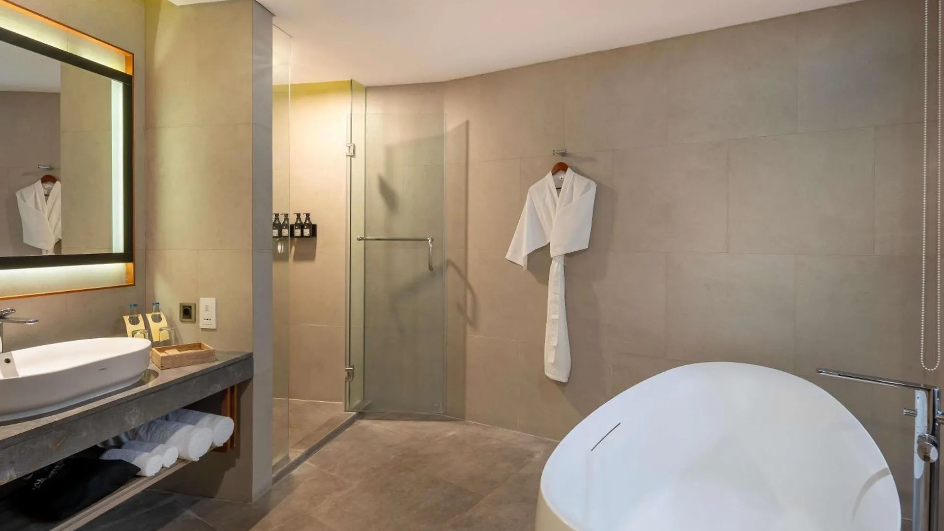 Pullman Bali Legian Beach 5*,  Indonesien