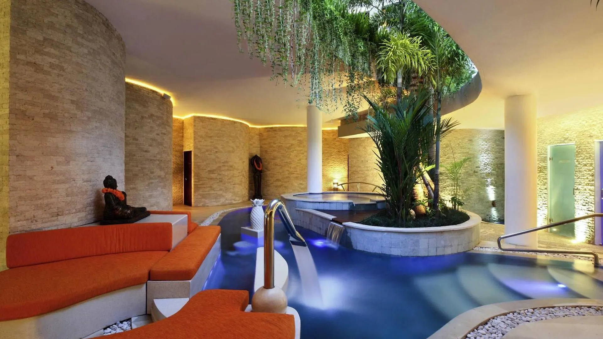 Pullman Bali Legian Beach Semesteranläggning (resort)